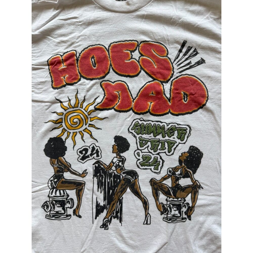 Hoes Mad Summer Vibes 24 Graphic T-Shirt Size L White Streetwear Cotton Tee